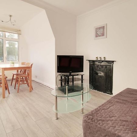 34 New Road Apartment Рочестър Екстериор снимка