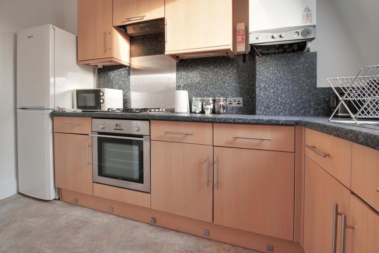 34 New Road Apartment Рочестър Екстериор снимка
