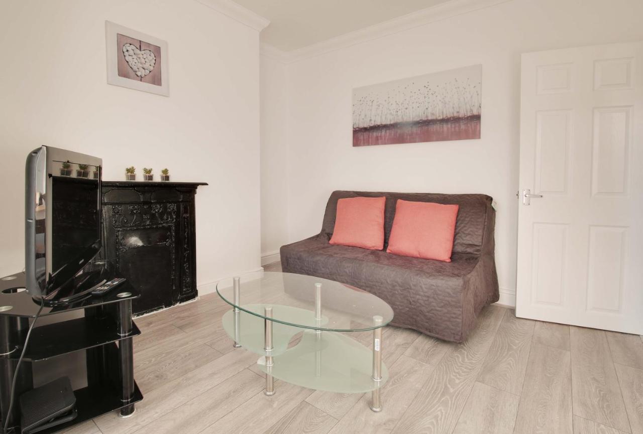 34 New Road Apartment Рочестър Екстериор снимка